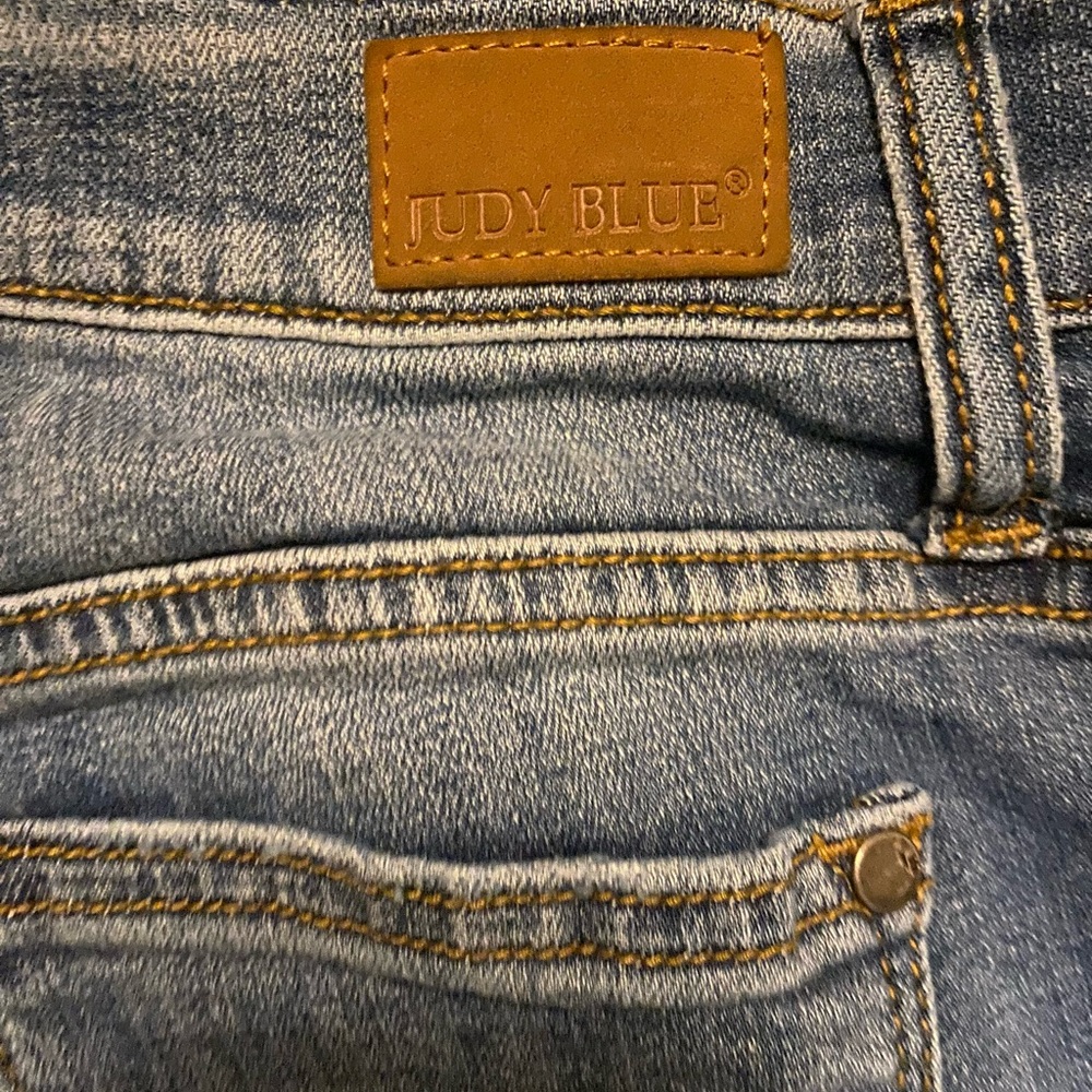 Judy Blue PRICHARD MID RISE DESTROYED BOYFRIEND jeans. Size 29/9. - Picture 7 of 10